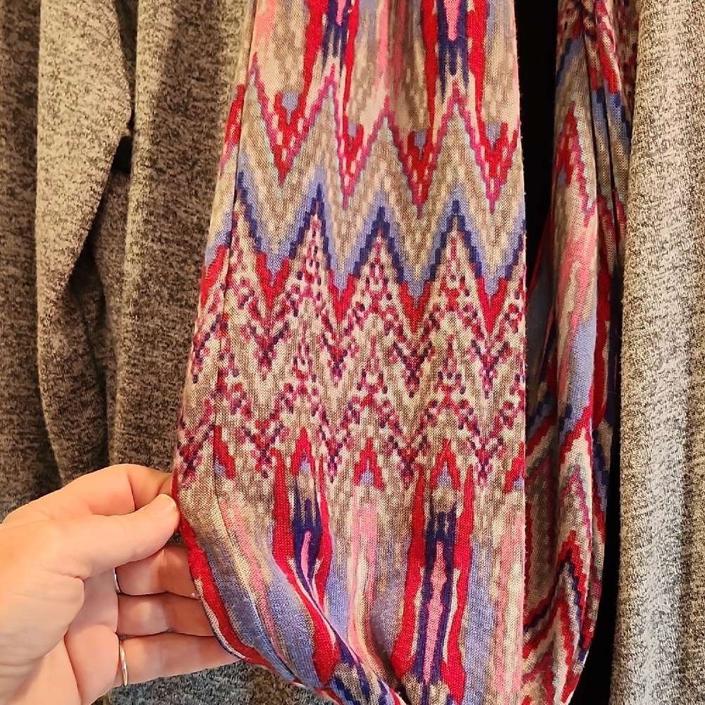 Gray Open Front Cardigan With Patterned Scarf - image 3